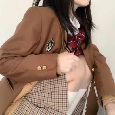 雪中的奇羊